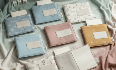 découvrez notre sélection des meilleurs protège carnet de santé bébé personnalisés pour 2025, alliant style, protection et praticité pour préserver les souvenirs de votre enfant.